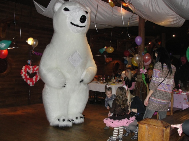 Белый Медведь — ростовая кукла в Киеве на поздравление Киев и область Киев - изображение 1