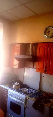 Продам 3 кімнатну квартиру в Киеві біля метро Святошино. Київ